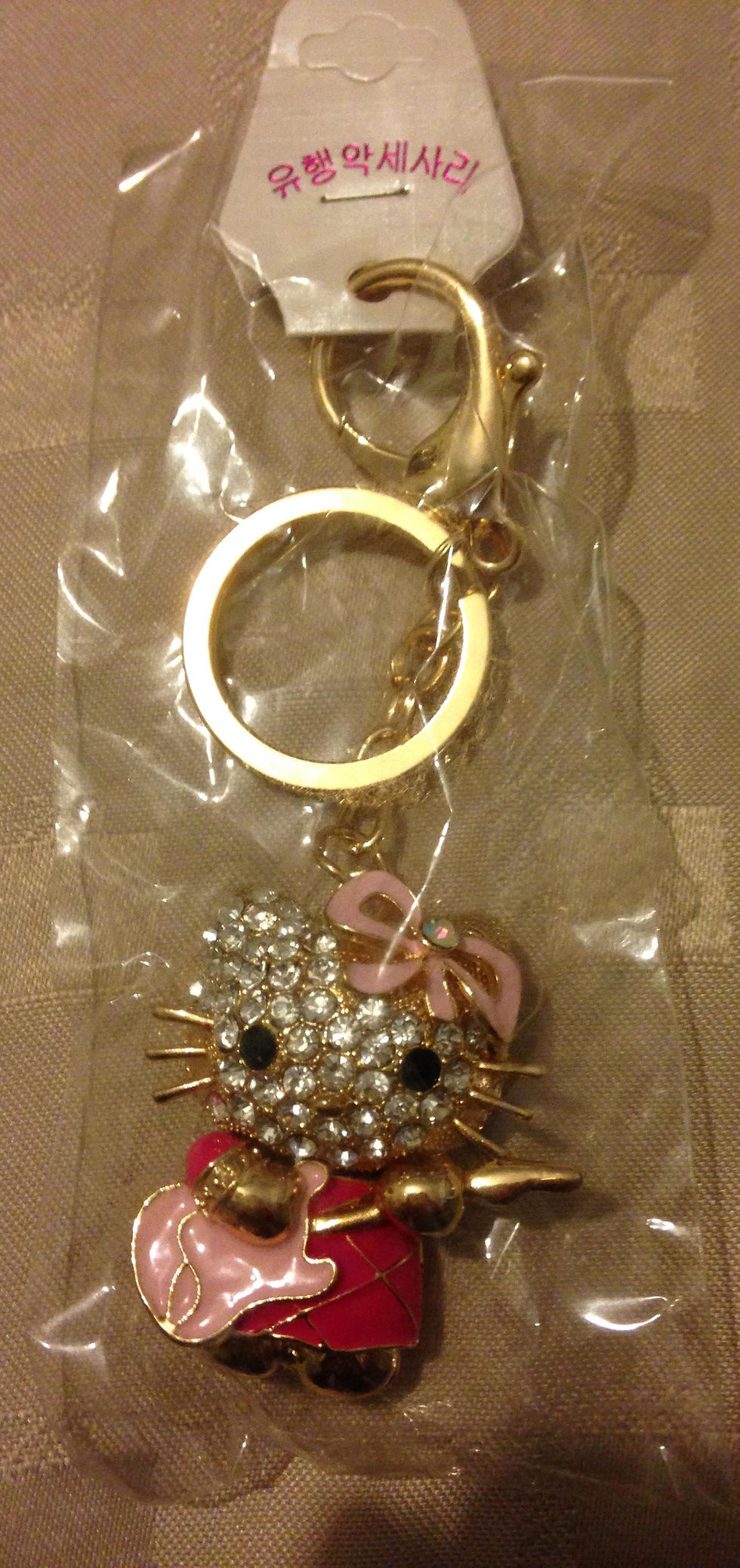 Thumbnail: Various Bag Fashion Rhinestone Metal Keychains Boxing Gloves Violin Cat & Owl