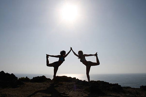 Retreats Mexico - Photo sand - Beach - People - Dancer's Pose with a Friend - Alex