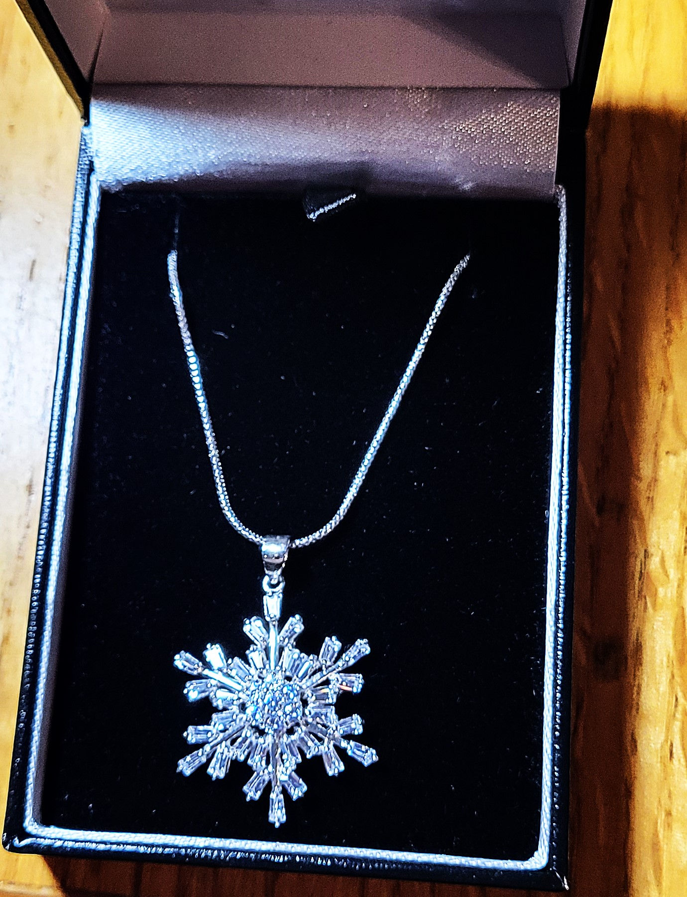 CZ Snowflake Pendant & chain gift boxed