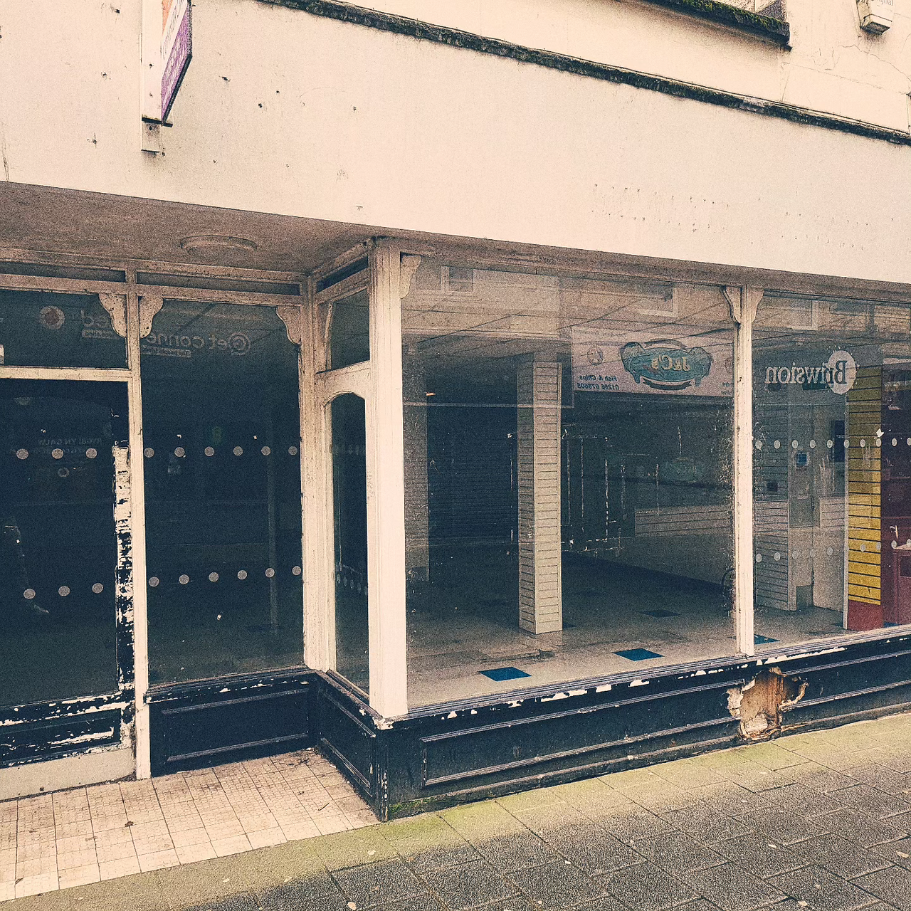 Buildings of opportunity, empty buildings Caernarfon, Caernarfon, North Wales, Gwynedd, Business opportunities caernarfon, Hwb Caernarfon, Visit Caernarfon, Caernarfon Castle, Buildings for sale caernarfon, Cymru, Pool street caernarfon, Palace Street Caernarfon, shops in caernarfon, where to go in caernarfon, what to do in caernarfon, 