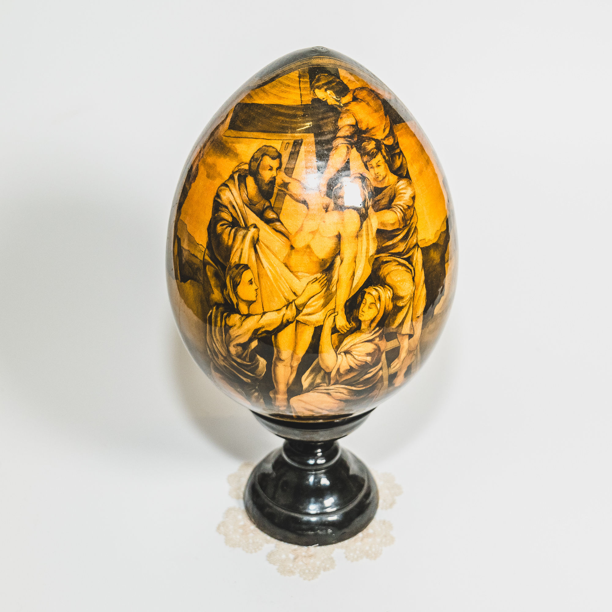 Grande uovo russo in legno