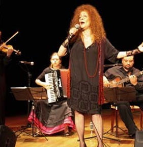 Fay Sussman performing in Poland