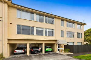 Elwood Auction Report