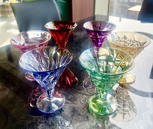 ACHETER DES COUPES À DESSERT ET À VERMOUTH EN CRISTAL EN LIGNE pour ajouter une touche de luxe à vos dîners ou cocktails avec nos créations en VERRES EN CRISTAL.