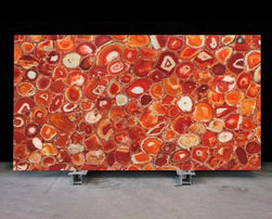 Duramica Glassonyx Red Agate Panels bring a lively burst of energy to any space with their vibrant red hues. Utilizing advanced backlit stone technology, these panels accentuate the striking patterns and rich colors of red agate, making them an ideal choice for modern interior design. Perfect for luxury wall panels, they provide an eye-catching decorative solution that elevates the ambiance of your interiors. Deutsch:
Rote Achat-Paneele erfüllen Räume mit der lebendigen Energie des roten Achats. Die Duramica Glassonyx hinterleuchtete Steintechnologie hebt die kräftigen Muster und tiefen Farben hervor und macht diese Paneele zur perfekten Wahl für modernes Innendesign und dekorative Lösungen für luxuriöse Wandpaneele.

Español:
Los paneles de ágata roja infunden a los espacios con la energía vibrante del ágata roja. La tecnología de piedra retroiluminada Duramica Glassonyx resalta los patrones audaces y los colores profundos, lo que convierte a estos paneles en una opción perfecta para el diseño de interiores modernos y soluciones decorativas de paneles de pared de lujo.

Français:
Les panneaux en agate rouge insufflent une énergie vibrante d’agate rouge dans les espaces. La technologie de pierre rétroéclairée Duramica Glassonyx met en valeur les motifs audacieux et les couleurs profondes, faisant de ces panneaux un choix parfait pour le design intérieur moderne et les solutions décoratives de panneaux muraux de luxe.

Italiano:
I pannelli in agata rossa infondono agli spazi l’energia vibrante dell’agata rossa. La tecnologia della pietra retroilluminata Duramica Glassonyx esalta i modelli audaci e i colori profondi, rendendo questi pannelli una scelta perfetta per il design d’interni moderni e soluzioni decorative per pannelli murali di lusso.

العربية:
تضفي ألواح الأباتيت الأحمر طاقة نابضة بالحياة من الأباتيت الأحمر على المساحات. تبرز تقنية الحجر الخلفي Duramica Glassonyx الأنماط الجريئة والألوان العميقة، مما يجعل هذه الألواح الخيار المثالي لتصميم الديكور الداخلي العصري وحلول الألواح الجدارية الفاخرة.

Русский:
Красные агатовые панели наполняют пространство энергией яркого красного агата. Технология подсветки камня Duramica Glassonyx подчеркивает смелые узоры и глубокие цвета, что делает эти панели идеальным выбором для современного дизайна интерьера и декоративных решений для роскошных стеновых панелей.