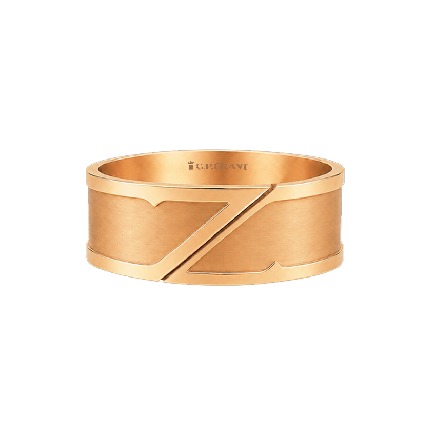 ring in 18K rose gold with satin finish and polished Z motif. Anello in oro