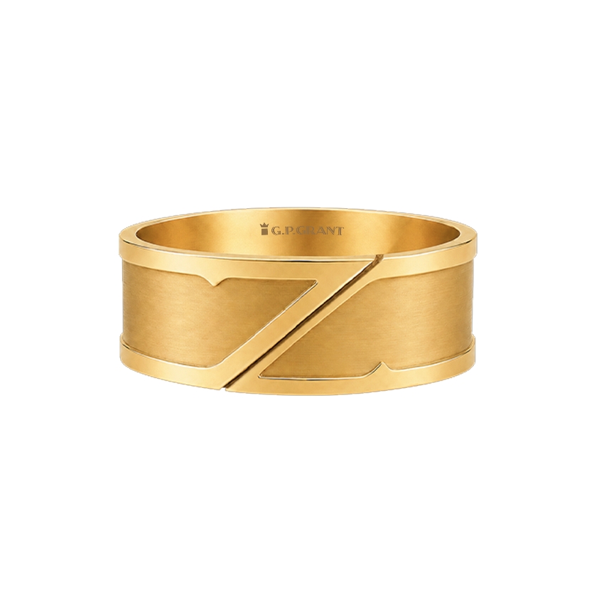 ring in 18K yellow gold with satin finish and polished.  Bague en or jaune avec finitions satinée и polie
