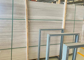 English:
Perlino Bianco is an elegant light beige marble of Italian origin, known for its soft cream tone and subtle veining. Its neutral and refined color makes it ideal for classic and contemporary interiors alike.

Deutsch:
Perlino Bianco ist ein eleganter hellbeiger Marmor aus Italien, bekannt für seinen sanften Cremeton und die zarte Maserung. Seine neutrale Farbe eignet sich perfekt für klassische und moderne Innenräume.

Español:
Perlino Bianco es un mármol beige claro elegante de origen italiano, conocido por su tono crema suave y vetas sutiles. Su color neutro lo hace ideal para interiores clásicos y contemporáneos.

Français:
Perlino Bianco est un marbre beige clair élégant d’origine italienne, reconnu pour sa teinte crème douce et ses veines discrètes. Sa couleur neutre convient parfaitement aux intérieurs classiques et modernes.

Italiano:
Perlino Bianco è un marmo beige chiaro ed elegante di origine italiana, noto per il suo tono crema delicato e le venature leggere. Il suo colore neutro è ideale per ambienti classici e contemporanei.

العربية:
بيرلينو بيانكو هو رخام بيج فاتح أنيق من أصل إيطالي، يتميز بدرجته الكريمية الناعمة وعروقه الخفيفة. لونه المحايد يجعله مثالياً للمساحات الداخلية الكلاسيكية والعصرية.

Русский:
Perlino Bianco — это элегантный светло-бежевый мрамор итальянского происхождения, известный своим мягким кремовым оттенком и тонкими прожилками. Его нейтральный цвет идеально подходит для классических и современных интерьеров.