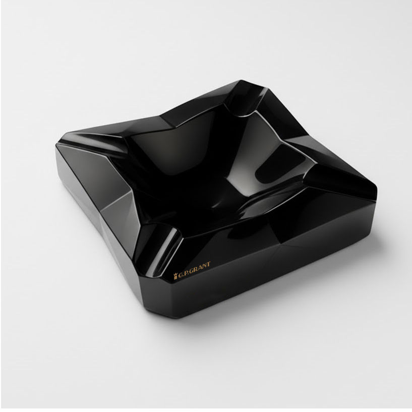 Vanakat OBSIDIAN CIGAR ASHTRAY — forged from lava. Cenicero de obsidiana. منفضة سجائر من حجر السج. Posacenere di design