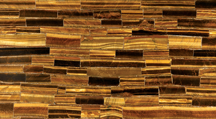 I pannelli Occhio di Tigre offrono un tocco elegante e senza tempo, ideale per pavimenti, pareti e superfici di bar.