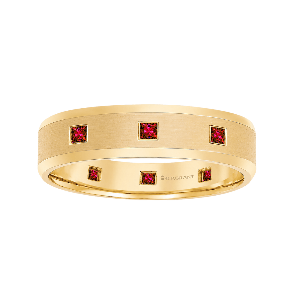 Miniaturbild: Sovereign band ring in 18K yellow gold set with 8 princess-cut rubies. خاتم من الذهب مرصع بالياقوت الأحمر