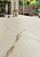 English
Ultra-thin large-format ceramic tiles, porcelain tiles, sintered stone with warm cinnamon-brown marble effect and bold natural veining, and stone panels for interior and facade cladding – Canela Roma SG.
Russian
Ультратонкий крупноформатный керамогранит, фарфоровая плитка, спечённый камень с тёплым корично-коричневым мраморным эффектом и выразительными природными прожилками, панели для интерьера и фасада — Canela Roma SG.
German
Ultradünne großformatige Keramikfliesen, Feinsteinzeug, gesinterter Stein mit warmem zimtbraunem Marmoreffekt und markanten natürlichen Aderungen, Steinpaneele für Innen- und Fassadenverkleidung – Canela Roma SG.
Spanish
Azulejos cerámicos ultrafinos de gran formato, porcelana, piedra sinterizada con efecto mármol en tonos canela y vetas naturales marcadas, paneles de piedra para interior y fachada – Canela Roma SG.
French
Carreaux céramiques ultra-fins grand format, porcelaine, pierre frittée avec effet marbre brun cannelle chaud et veines naturelles expressives, panneaux pierre pour intérieur et façade – Canela Roma SG.
Italian
Piastrelle ceramiche grande formato ultra sottili, porcellana, pietra sinterizzata con effetto marmo caldo color cannella e venature naturali decise, pannelli in pietra per interno e facciata – Canela Roma SG.
Arabic
بلاط سيراميك كبير الحجم ورقيق للغاية، بلاط بورسلين، حجر مكبوس بتأثير رخامي دافئ بلون القرفة مع عروق طبيعية بارزة، وألواح حجرية للديكور الداخلي والواجهات – Canela Roma S.
