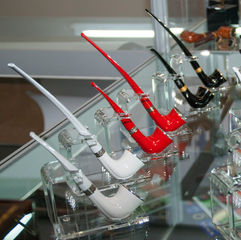 Discover our luxury smoking pipes for women, where elegance meets strength. Explore our exclusive collection of pipes for women, crafted to perfection.