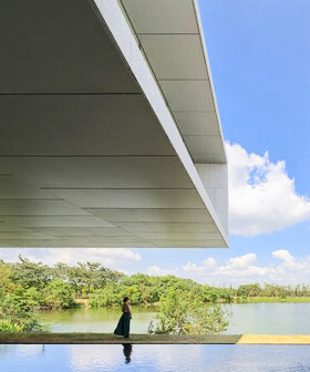 Con i pannelli decorativi Duramica XL, è possibile creare facciate aerate che combinano bellezza ed efficienza. Questi sottili pannelli di pietra sono l’ideale per i rivestimenti per facciate ventilate, offrendo un’eccellente protezione contro gli agenti atmosferici.