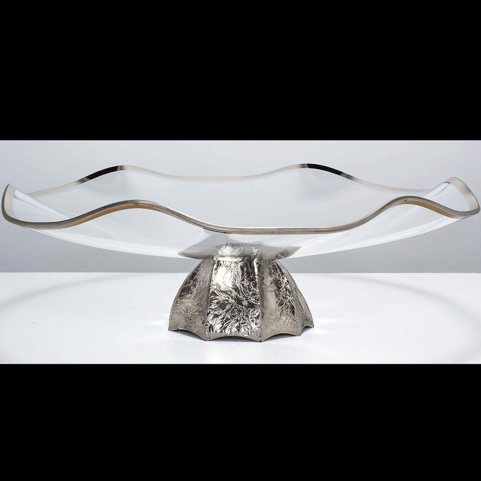 Acquistate il vaso in cristallo platino CAPRICIO di GRIFFE MONTENAPOLEONE. Artigianato italiano del cristallo di lusso.