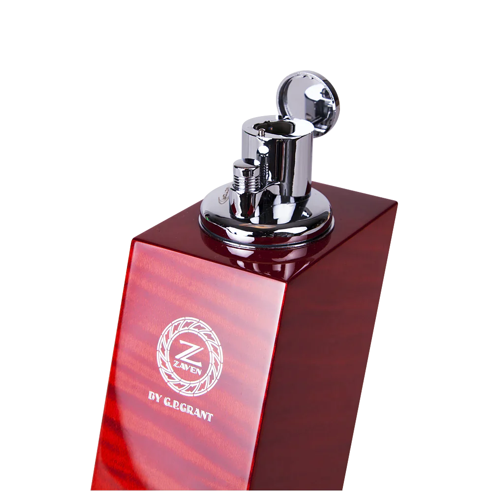 CENDRIERS POUR CIGARES ET HUMIDORS CIGARE DE LUXE Nos cendriers pour cigares sont des pièces d’exception en matériaux de luxe. Complétez votre collection avec des humidors cigare et des briquets pour cigares raffinés. Chaque cadeau de luxe est conçu pour offrir une qualité exceptionnelle. Nos accessoires exclusifs pour cigares sont parfaits pour les fumeurs de luxe, et chaque pièce est un véritable accessoire luxe.