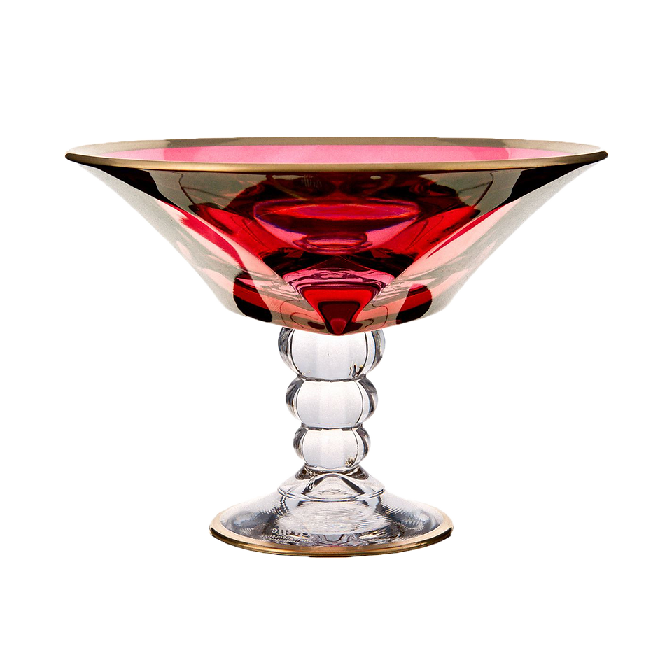 Decantadores y Platos de Cristal: Nuestra colección completa de decantadores y platos de cristal está diseñada para elevar tu experiencia gastronómica.