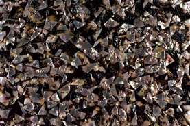English
Panels made from natural mother-of-pearl. This technological innovation became possible thanks to Duramica technology. A mosaic is created from materials like Mother-of-Pearl, Abalone, and Opal on a ceramic base, resulting in large-format panels ready for interior cladding.

Deutsch
Paneele aus natürlichem Perlmutt. Diese technologische Innovation wurde durch die Duramica-Technologie ermöglicht. Ein Mosaik aus Materialien wie Perlmutt, Abalone und Opal wird auf einer Keramikbasis erstellt und ergibt großformatige Paneele zur Innenverkleidung.

Español
Paneles hechos de nácar natural. Esta innovación tecnológica fue posible gracias a la tecnología Duramica. Se crea un mosaico con materiales como nácar, abulón y ópalo sobre una base cerámica, dando como resultado paneles de gran formato listos para revestimientos interiores.

Français
Panneaux en nacre naturelle. Cette innovation technologique a été rendue possible grâce à la technologie Duramica. Une mosaïque est créée à partir de matériaux tels que la nacre, l’ormeau et l’opale sur une base en céramique, donnant lieu à des panneaux grand format prêts à habiller les intérieurs.

Italiano
Pannelli in madreperla naturale. Questa innovazione tecnologica è stata resa possibile grazie alla tecnologia Duramica. Un mosaico viene realizzato con materiali come madreperla, abalone e opale su una base in ceramica, ottenendo pannelli di grande formato pronti per il rivestimento degli interni.

العربية
ألواح مصنوعة من عرق اللؤلؤ الطبيعي. أصبح هذا الابتكار التكنولوجي ممكنًا بفضل تقنية دوراميكا. يتم إنشاء فسيفساء باستخدام مواد طبيعية مثل عرق اللؤلؤ، والأبالون، والأوبال على قاعدة خزفية، مما ينتج عنه ألواح كبيرة جاهزة لتكسية الجدران الداخلية.

Русский
Панели из натурального перламутра. Эта технологическая инновация стала возможной благодаря технологии Duramica. Мозаика создаётся из таких природных материалов, как перламутр, абалон и опал, на керамической основе. В результате получаются крупноформатные панели, готовые для внутренней облицовки.
