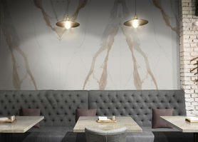 English:
Marvel Gold SL (Calacatta Gold) — polished surface, premium large-format porcelain tile, elegant white marble effect with gold veins, perfect for luxury interiors and durable flooring.
German:
Marvel Gold SL (Calacatta Gold) — polierte Oberfläche, großformatige Premium-Keramikfliese, eleganter weißer Marmor mit goldenen Adern, ideal für luxuriöse Innenräume und strapazierfähige Böden.
Spanish:
Marvel Gold SL (Calacatta Gold) — superficie pulida, porcelánico gran formato premium, elegante efecto mármol blanco con vetas doradas, perfecto para interiores de lujo y suelos duraderos.
French:
Marvel Gold SL (Calacatta Gold) — surface polie, grand format en porcelaine premium, effet marbre blanc élégant avec veines dorées, parfait pour intérieurs luxueux et sols résistants.
Italian:
Marvel Gold SL (Calacatta Gold) — superficie lucidata, piastrella in gres porcellanato grande formato di alta qualità, elegante effetto marmo bianco con venature dorate, ideale per interni di lusso e pavimenti resistenti.
Russian:
Marvel Gold SL (Calacatta Gold) — полированная поверхность, крупноформатный премиальный керамогранит с эффектом белого мрамора и золотыми прожилками, идеален для роскошных интерьеров и прочных покрытий.
Arabic:
Marvel Gold SL (Calacatta Gold) — سطح مصقول، بلاط بورسلان كبير الحجم فاخر، تأثير رخامي أبيض أنيق مع عروق ذهبية، مثالي للديكورات الداخلية الفاخرة والأرضيات المتينة.