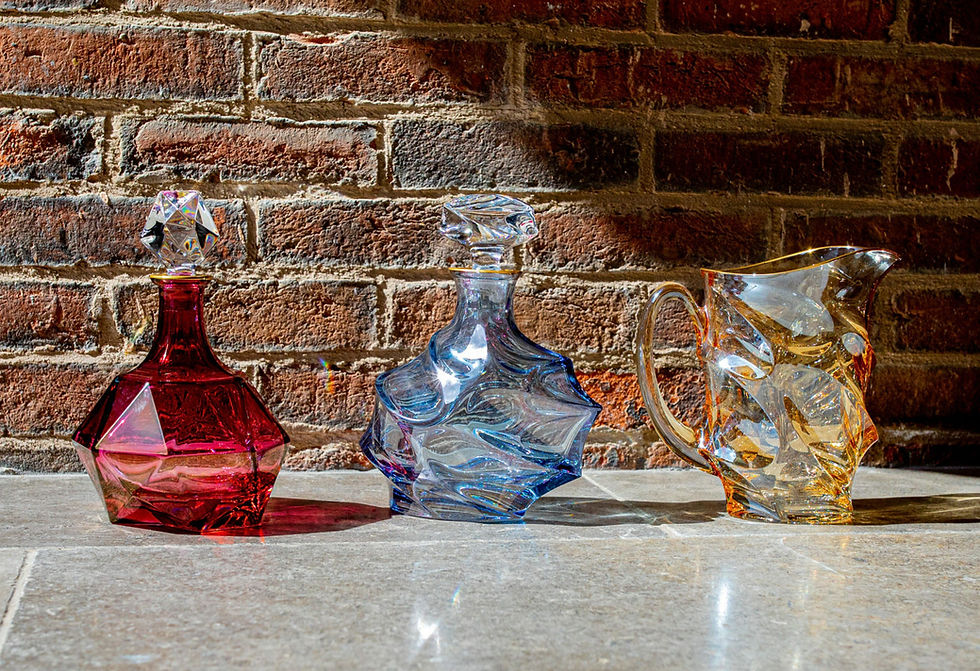 Миниатюра: Handcrafted in Italy, the Dolce Vita Crystal Decanter by GRIFFE MONTENAPOLEONE and VETRERIE DI EMPOLI adds a touch of luxury.