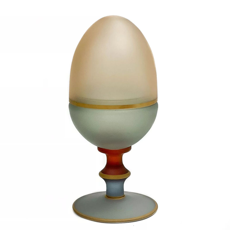 Miniaturbild: GRIFFE MONTENAPOLEONE and VETRERIE DI EMPOLI combine pastel hues and gold details in their Harlequin Crystal Egg Jars.