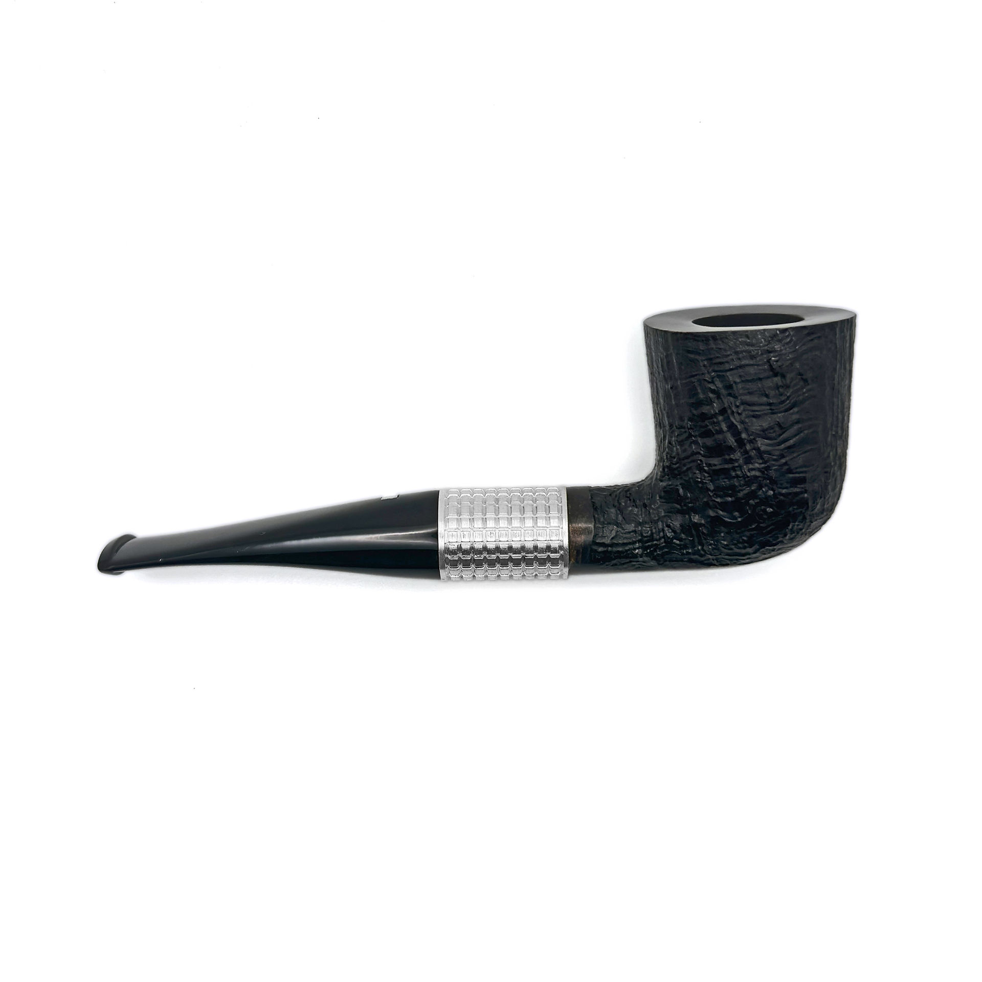 Discover handcrafted pipes that merge tradition and innovation. Our best smoking pipes are made with premium briarwood, exquisite craftsmanship, and artistic details, ensuring a luxurious experience for every enthusiast.