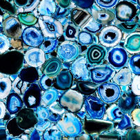 Luxurious Backlit Blue Agate: Add a touch of sophistication to your interiors with DURAMICA Glassonyx Blue Agate Panels. These backlit natural stone panels offer a stunning visual effect, enhancing the aesthetic appeal of your walls and ceilings. The unique design of these gemstone panels makes them a perfect choice for luxury interiors. GlassOnyx panels offer stunning lighting effects with blue agate stones mounted on lightweight glass. Deutsch:
Strahlende Schönheit des blauen Achats: Verleihen Sie Ihrem Raum mit den blauen Achat-Paneelen eine besondere Eleganz. Diese hinterleuchteten Steinpaneele DURAMICA Glassonyx kombinieren die natürliche Schönheit des blauen Achats mit modernem Interior Design und schaffen einen atemberaubenden visuellen Effekt.

Español:
Hermosa agata azul radiante: Eleva tu espacio con los paneles de agata azul. Estos paneles de piedra retroiluminados DURAMICA Glassonyx combinan la elegancia natural de la agata azul con el diseño de interiores moderno, creando un efecto visual impresionante.

Français:
Beauté radieuse de l’agate bleue: Sublimez votre espace avec les panneaux d’agate bleue. Ces panneaux en pierre rétroéclairés DURAMICA Glassonyx combinent l’élégance naturelle de l’agate bleue avec le design d’intérieur moderne, créant un effet visuel spectaculaire.

Italiano:
Splendida agata blu radiante: Eleva il tuo spazio con i pannelli in agata blu. Questi pannelli in pietra retroilluminata DURAMICA Glassonyx combinano l’eleganza naturale dell’agata blu con il design moderno degli interni, creando un effetto visivo sorprendente.

العربية:
جمال الأباتيت الأزرق المتألق: قم برفع مستوى مساحتك مع ألواح الأباتيت الأزرق. تجمع هذه الألواح الحجرية الخلفية المضيئة DURAMICA Glassonyx بين الأناقة الطبيعية للأباتيت الأزرق مع التصميم العصري للداخلية، مما يخلق تأثيرًا بصريًا مذهلاً.

Русский:
Сияющая красота синего агата: Поднимите ваш интерьер с панелями из синего агата. Эти подсвечиваемые каменные панели DURAMICA Glassonyx сочетают естественную элегантность синего агата с современным интерьерным дизайном, создавая потрясающий визуальный эффект.