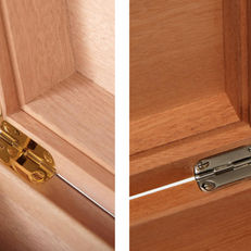 اكتشف الفرق بين مهوغوني هندوراس والأرز الإسباني في مُرطّب السيجار. اعرف أيهما يناسب ذوقك وميزانيتك في اختيار مُرطّب السيجار المثالي.