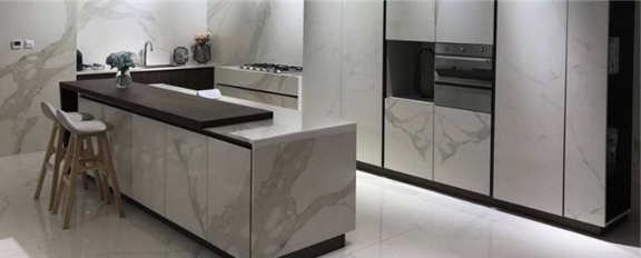 Large-Scale Seamless Designs  Vein matching and bookmatch techniques allow for:      Continuous surfaces up to 2.9 m with no visible joints    Symmetrical compositions up to 5.8 m — ideal for large stone top tables furniture and wall panels