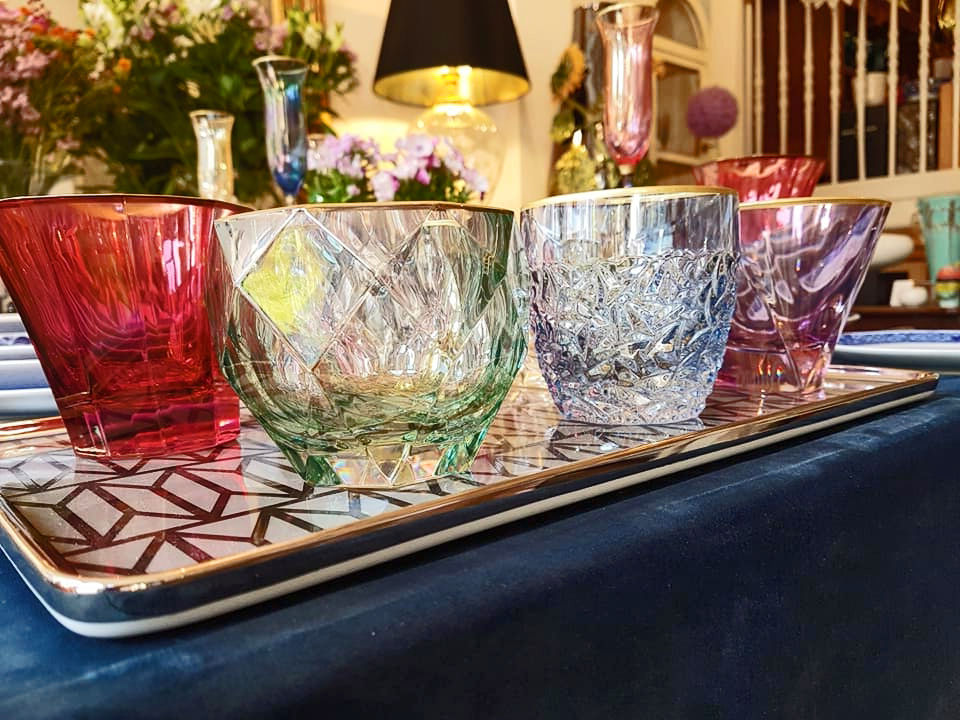 Erweitern Sie Ihr Sortiment mit der Dolce Vita Kollektion. Unsere Kristallgläser, Weingläser und Whiskeygläser vereinen Eleganz und Funktionalität. Kaufen Sie Kristallglaswaren online mit Qualität von Griffe Montenapoleone und Vetrerie di Empoli.