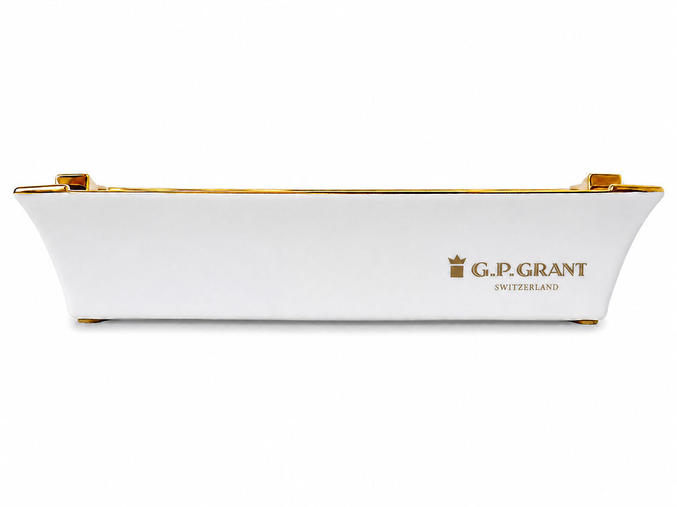Miniaturbild: cigar ashtrays white limoges porcelain side view with gold rim finish and gold logo printing