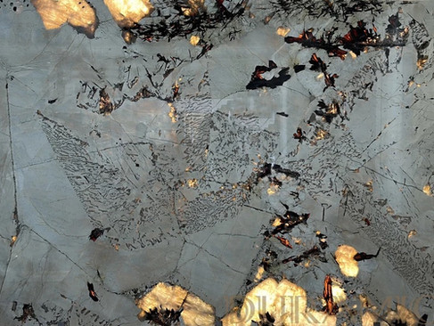 Splendor White is a stunning white granite natural stone that merges the durability of granite with the ethereal glow of translucent granite, transparent granite, and backlit granite effects through its translucent quartz inclusions.