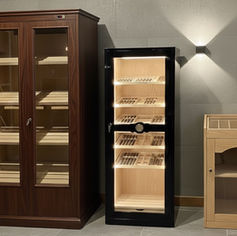 Descubre cómo un armario humidor a medida es esencial para conservar y proteger tu colección de puros. Elige el armario humidor ideal.