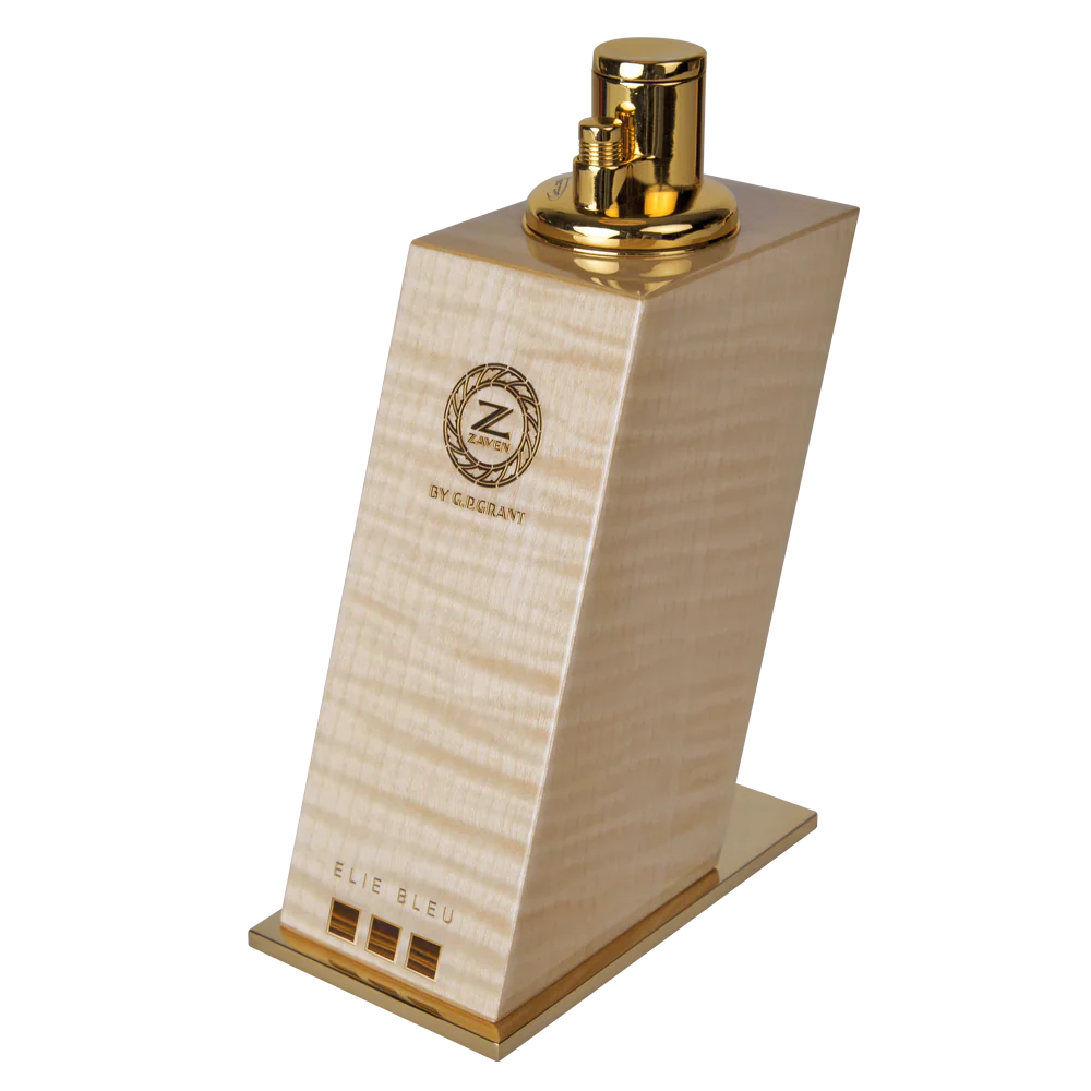 Luxuriöse Zigarrenkollektion für Kenner – Die George Collection bietet ein stilvolles Set aus Humidor, Aschenbecher und Feuerzeug, gefertigt aus edlem Zedernholz und veredelt mit einzigartigen Tigerauge-Akzenten.