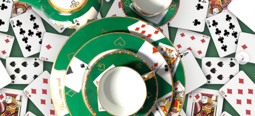 Porcelain Mugs and Plates: This collection features exquisitely hand-painted porcelain coffee mugs and a selection of porcelain dinner plates and dessert plates, available in multiple sizes. Each piece is crafted from fine Limoges porcelain, perfect for adding a refined elegance to your dining table.
