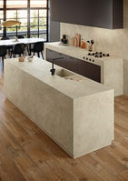 English:
Camargue Arena SG – sintered stone in sandy, elegant tones inspired by natural stone, ideal for timeless interiors and refined architectural spaces.
Russian:
Camargue Arena SG — спечённый камень в песочных, элегантных тонах натурального камня, подходит для интерьеров вне времени и утончённой архитектуры.
German:
Camargue Arena SG – gesinterter Stein in sandigen, eleganten Natursteintönen, ideal für zeitlose Innenräume und anspruchsvolle Architekturprojekte.
Spanish:
Camargue Arena SG – piedra sinterizada en tonos arenosos y elegantes de piedra natural, ideal para interiores atemporales y espacios arquitectónicos refinados.
French:
Camargue Arena SG – pierre frittée aux tons sablés et élégants de pierre naturelle, parfaite pour des intérieurs intemporels et des projets architecturaux raffinés.
Italian:
Camargue Arena SG – pietra sinterizzata in tonalità sabbiose ed eleganti della pietra naturale, ideale per interni senza tempo e spazi architettonici ricercati.
Arabic:
Camargue Arena SG – حجر مكبوس بدرجات رملية أنيقة مستوحاة من الحجر الطبيعي، مثالي للتصميمات الداخلية الكلاسيكية والمساحات المعمارية الراقية.