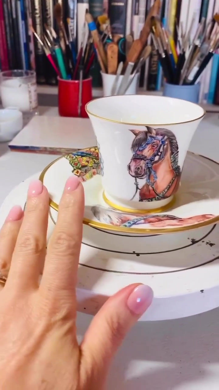 Miniatura: Porcelain coffee cup and saucer featuring a hand-painted horse design, white porcelain, gold rim