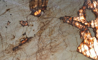 English:
Granite Patagonia: transparent, translucent, and backlit white granite that glows, adding elegance and light to any space.

German:
Granite Patagonia: transparenter, transluzenter und hinterleuchteter weißer Granit, der mit Eleganz jeden Raum erhellt.

Spanish:
Granito Patagonia: granito blanco transparente, translúcido y retroiluminado que brilla con elegancia y luz.

French:
Granite Patagonia : granite blanc transparent, translucide et rétroéclairé qui illumine avec élégance tout espace.

Italian:
Granito Patagonia: granito bianco trasparente, traslucido e retroilluminato che illumina con eleganza ogni ambiente.

Arabic:
جرانيت باتاغونيا: جرانيت أبيض شفاف، نصف شفاف ومضاء من الخلف يضيف الأناقة والضوء لأي مكان.

Russian:
Granite Patagonia — прозрачный, полупрозрачный и подсвеченный белый гранит, который добавляет свет и элегантность.