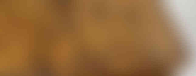 Каждый луч света рождает новое отражение. Ручная работа из натурального тигрового глаза — энергия, глубина и роскошь в камне. DURAMICA — Дизайн, созданный природой.