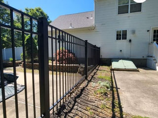 QueFence - Residential Black Aluminum Fence