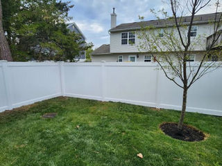 QueFence - Residential White Vinyl Fence