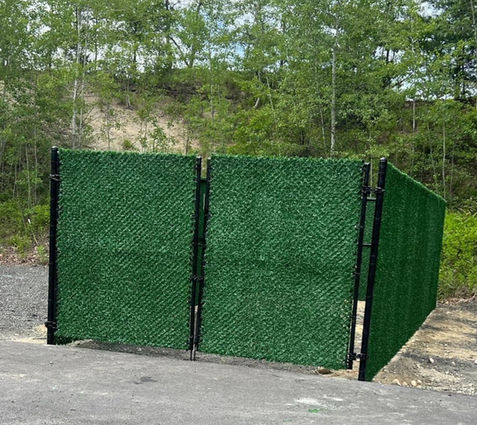 QueFence - Commercial Gate