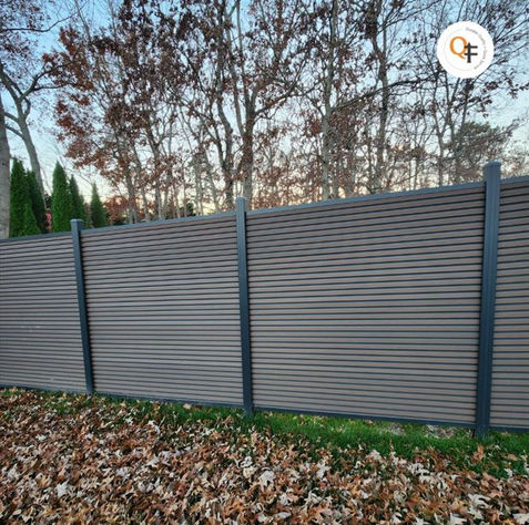 Quefence - Two-Tone Composite Privacy Fence