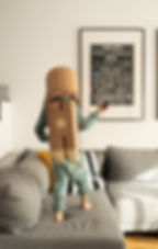 ילד מחופש לאסרונאוט