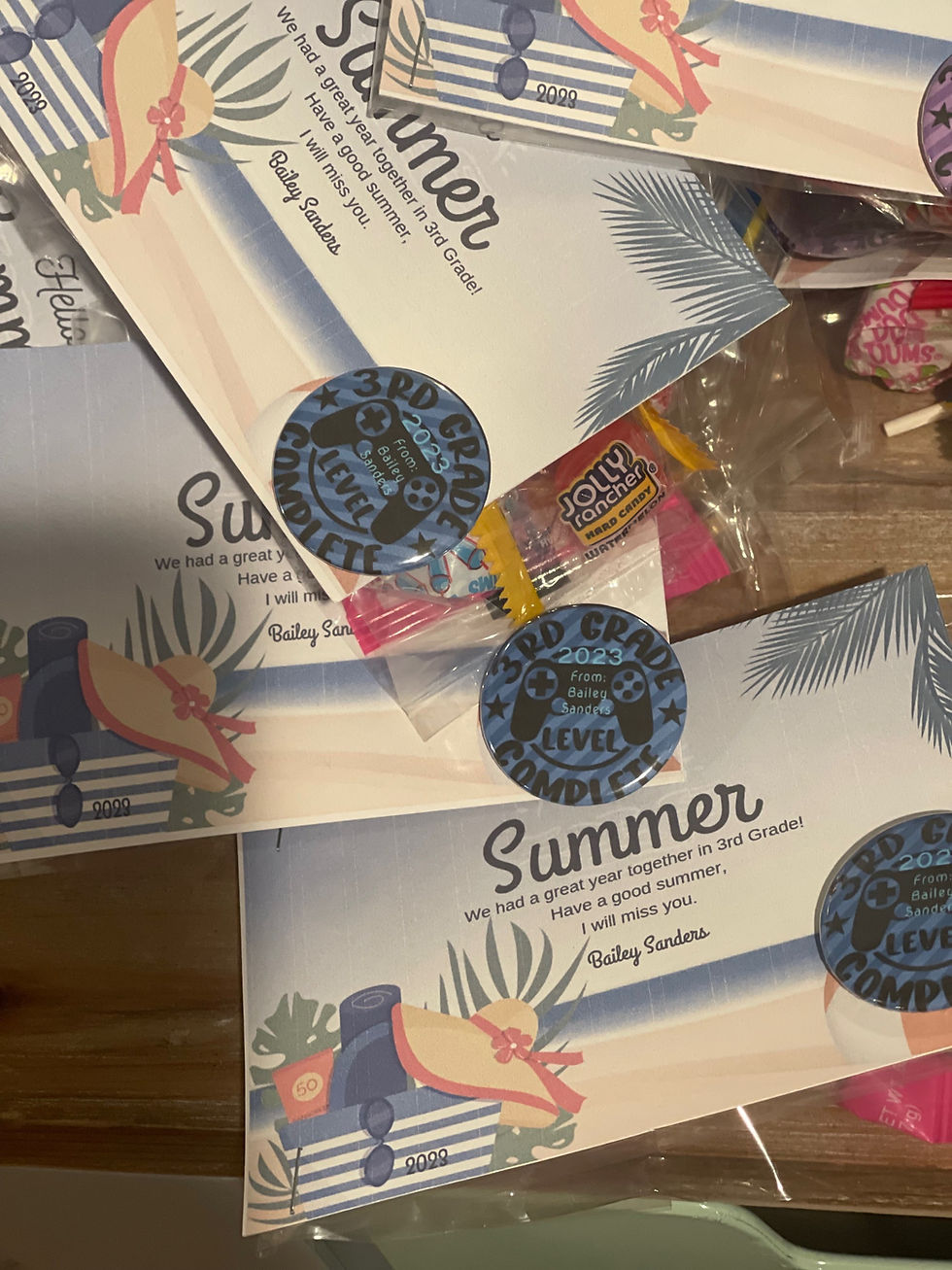 Thumbnail: Medium Button w/Card