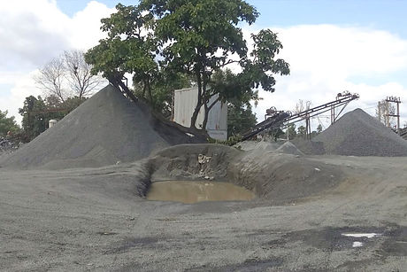 stone-crushers-mica-768x512_edited.jpg
