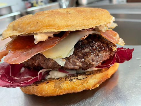 burger damian.jpeg