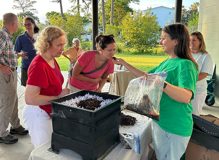 sarah-bogdanovich-composting-IMG_0335.jpg