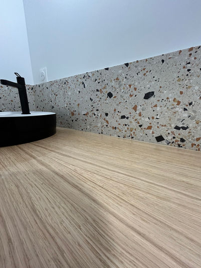 Détail crédence, terrazzo, 30x60, joints beige, buanderie