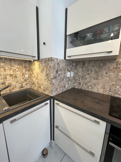 Mosaïque de travertin pour une cuisine à Marseille